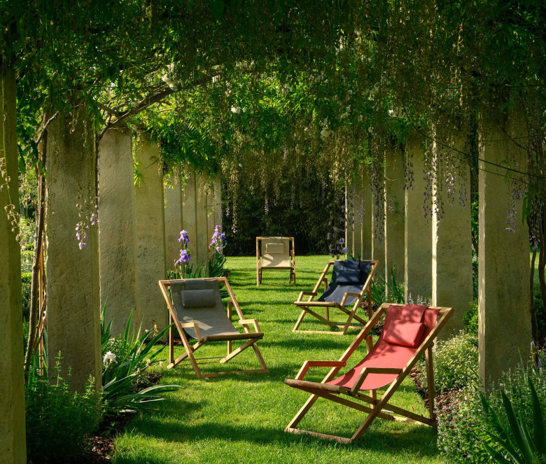 Navy blue Batyline deckchair