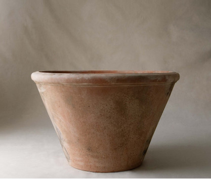 Liscio terracotta pot