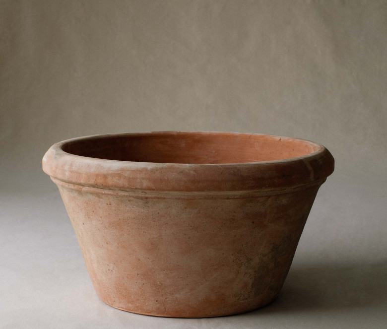 Catino Liscio terracotta pot