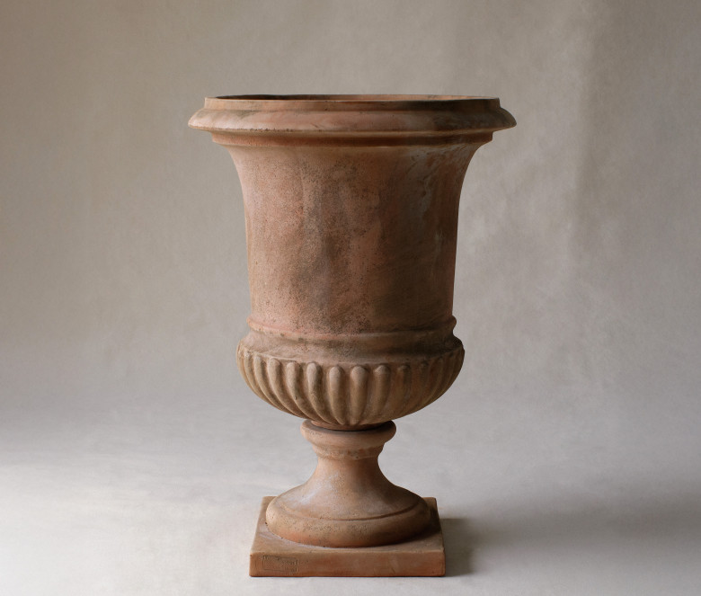 Vanvitelli terracotta pot