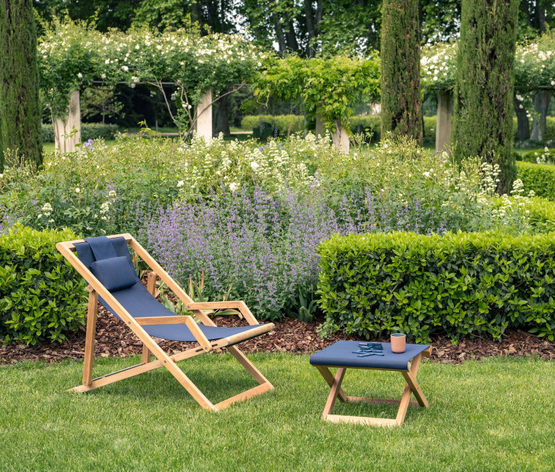 Navy blue Batyline deckchair