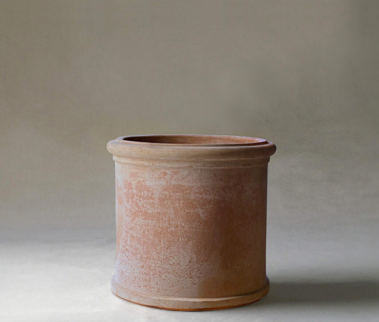 Circolare terracotta pot