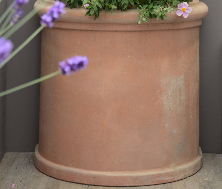 Mezza Circolare terracotta pot