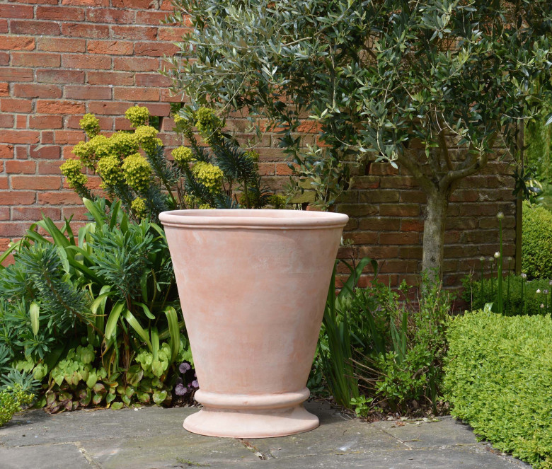 Ventina terracotta pot