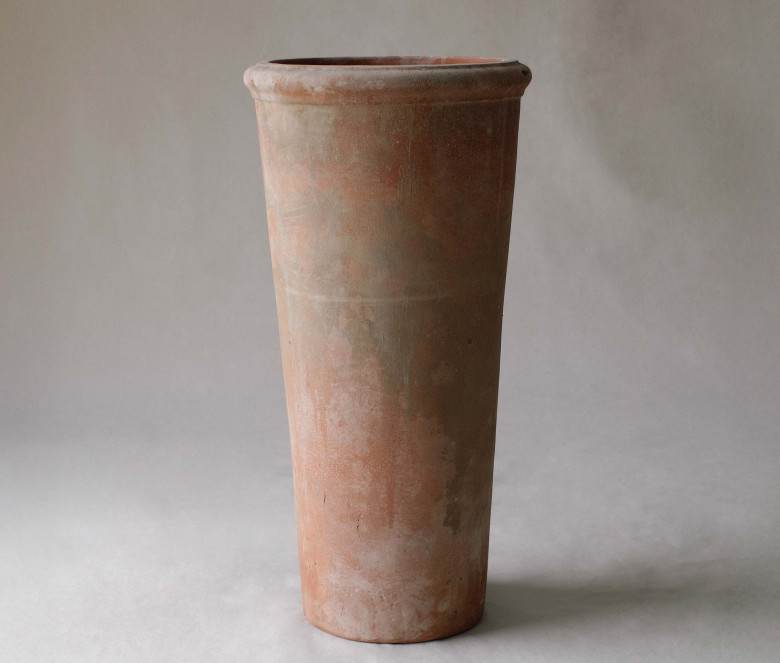 Cono Alto terracotta pot