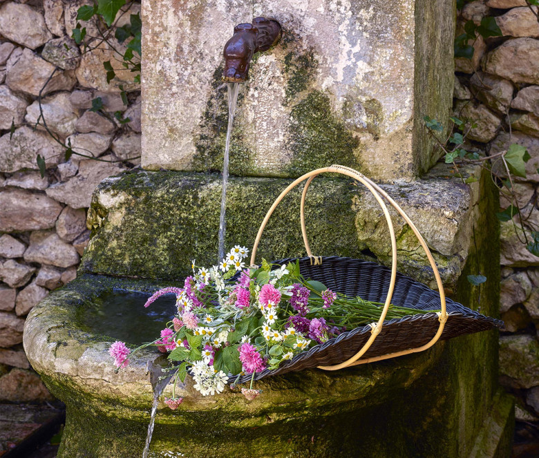 Panier à fleurs en rotin noir