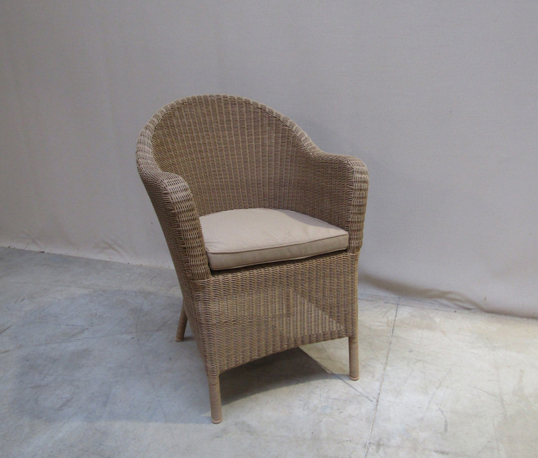 Fauteuil Studio Colonial, résine tressée Beige - MODELE EXPO